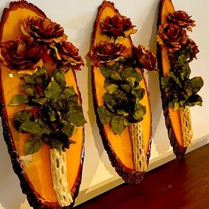 Hanging floral wall plaques, singular or sets of 2’s & 3’s. Price reflects one.